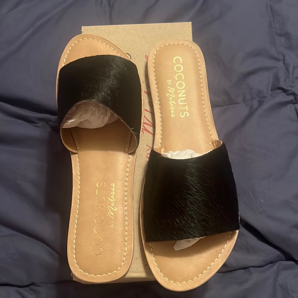 Coconuts by Matisse sandals, Black cowhair, size 9
